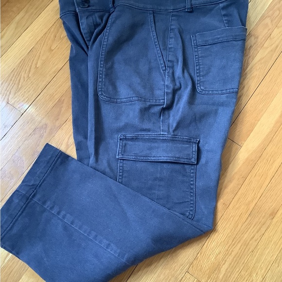 BNWOT dark gray loft,cropped pants size 8 petite - Picture 8 of 12